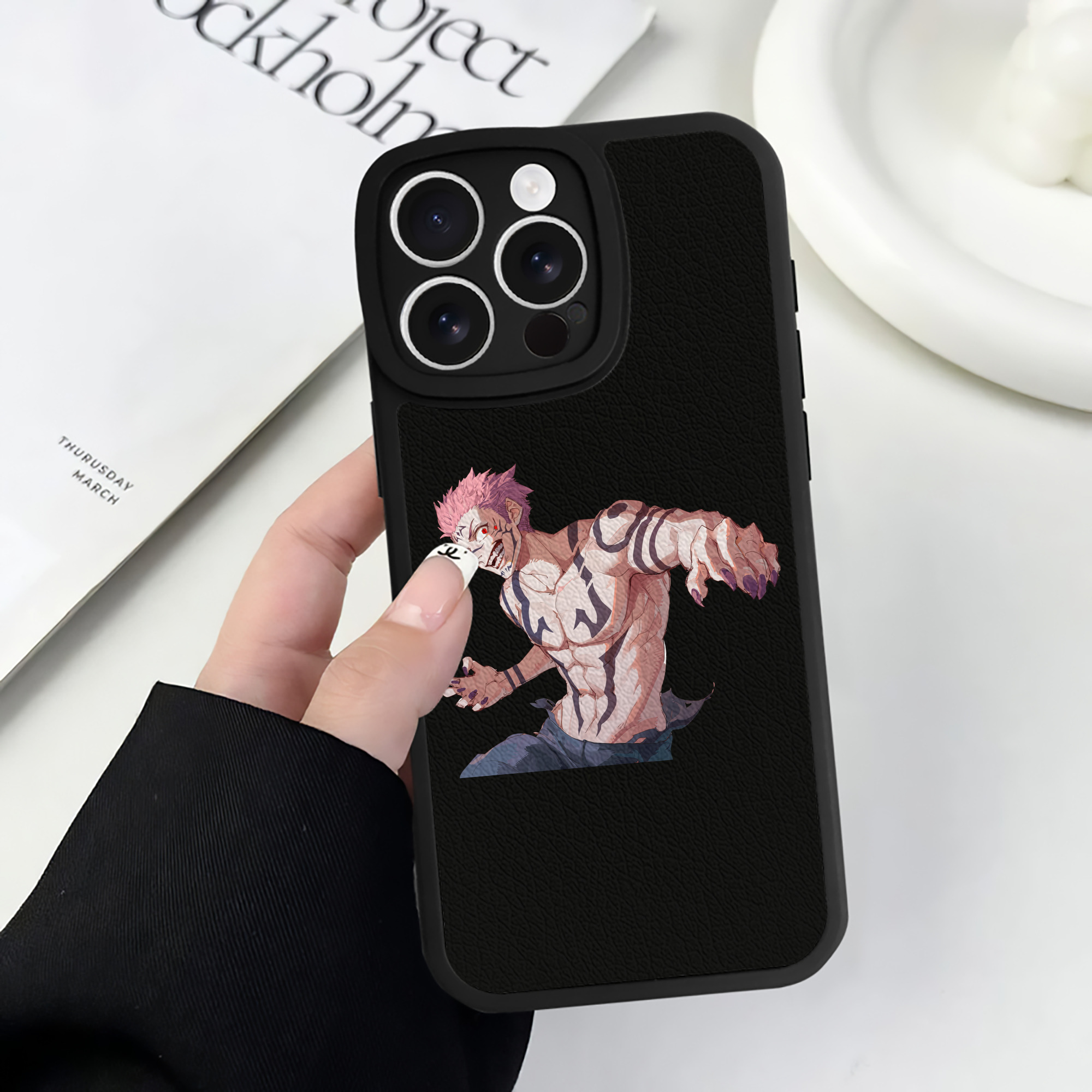 （画像用） 呪術廻戦 Jujutsu Kaisen 【iPhone 16シリーズ対応】シリコンスマホケース（レザー調） 材質：シリコン
